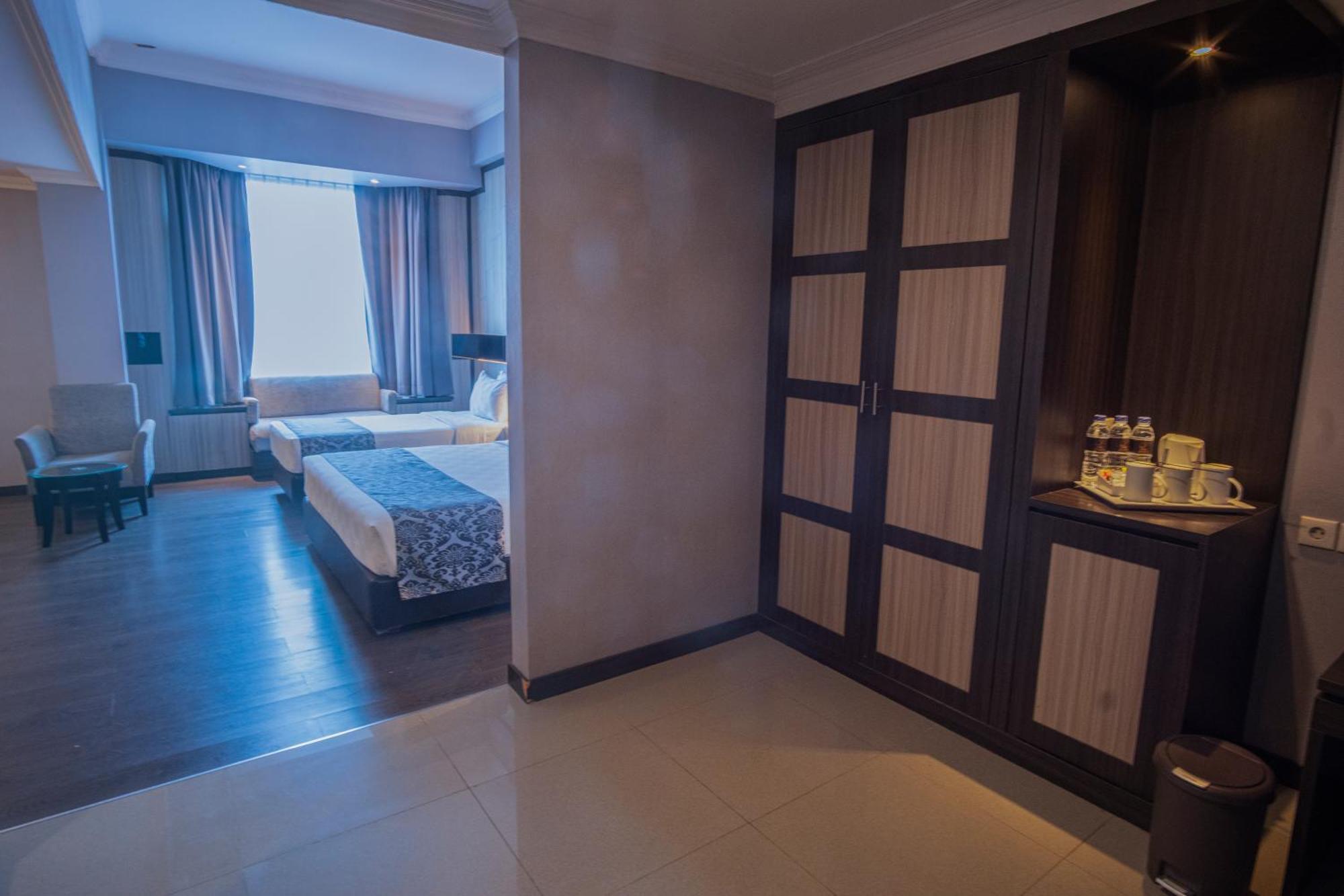 Grand Jatra Hotel Пеканбару Экстерьер фото